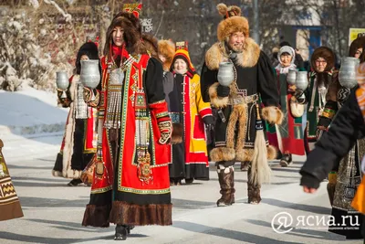 На ысыахе олонхо 2014 г. Якутский мужской национальный костюм. Автор  Николай Никитин, мастер нхп РС (Я). Член творческого союза х… | Костюм,  Мужской костюм, Наряды