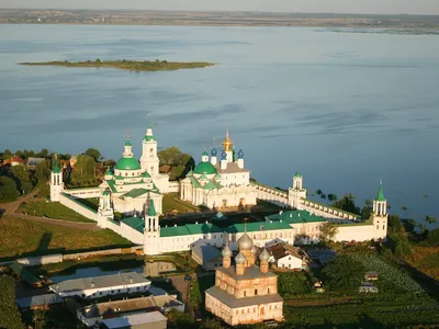 Ярославль: уникальные церкви, экскурсия за кулисы первого русского театра и  пироги с солеными огурцами - Ведомости.Город