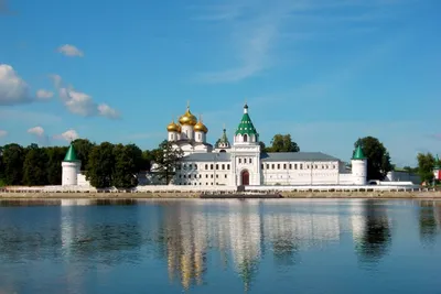 Ипатьевский монастырь в Костроме оштрафовали за сарай | 24.06.2021 |  Кострома - БезФормата
