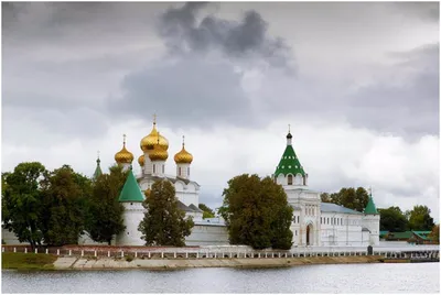 Свято-Троицкий мужской Ипатьевский монастырь, Кострома, Россия —  фотография, размер: 1600x1067
