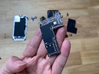 iPhone 5 платы: Картинка в формате JPG