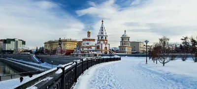 Сибирский город Иркутск зимой в солнечную погоду . – Стоковое редакционное  фото © ice-511 #330118200