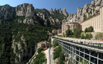 Монастырь Монтсеррат (Monasterio de Montserrat), Испания — фото на рабочий  стол — Abali.ru