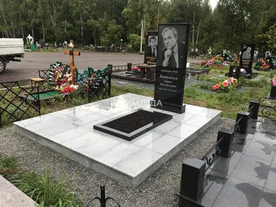 Заказать памятник на могилу в Томске | Доступная цена, профессиональная  установка