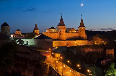 File:Старый замок в г. Каменец-Подольский, Old Castle in  Kamyanets-Podilsky.jpg - Wikimedia Commons