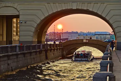 Развод мостов на теплоходе - цены на ночную экскурсию в Петербурге,  расписание и маршрут 2023