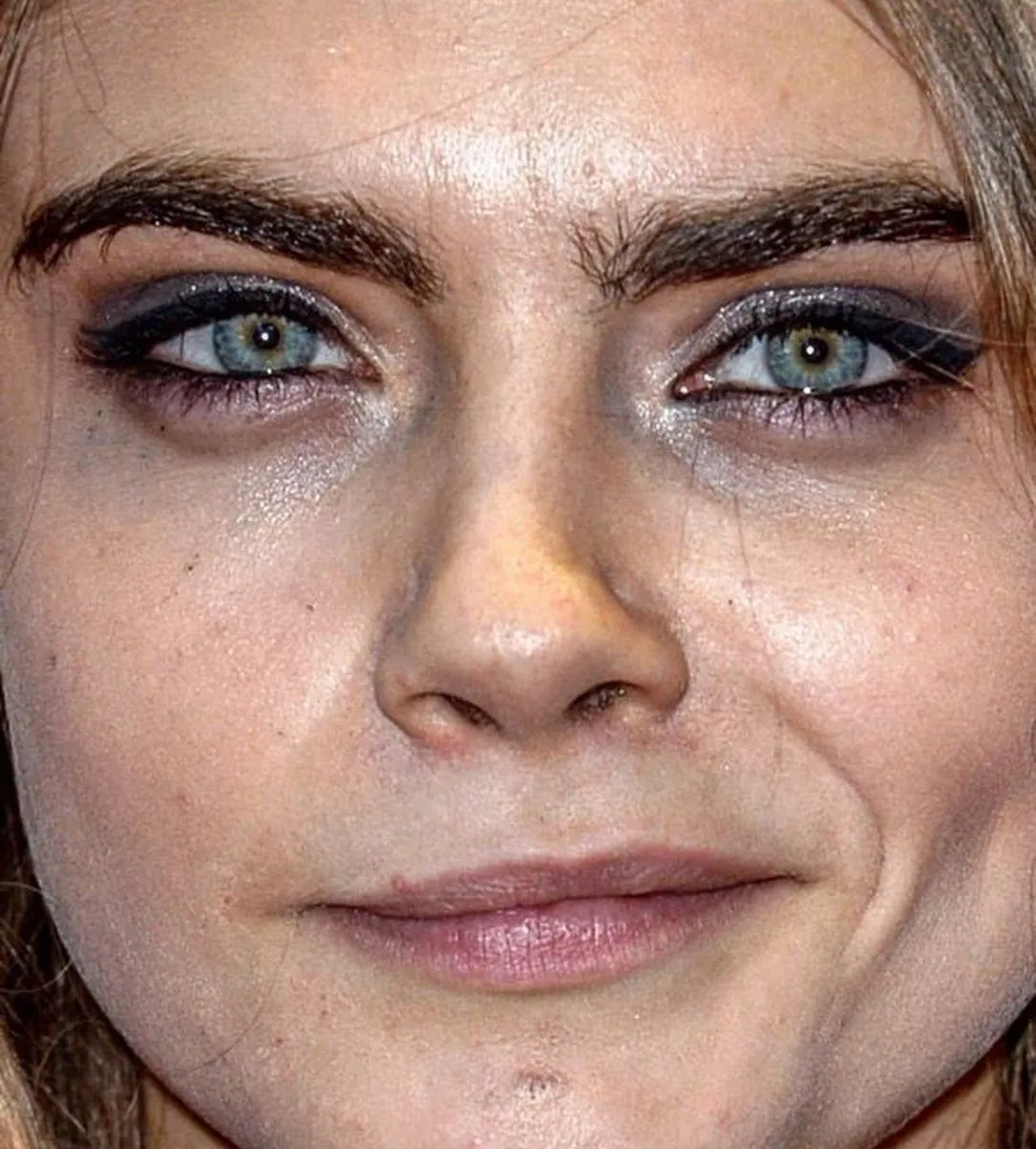 Cara Delevingne без макияжа