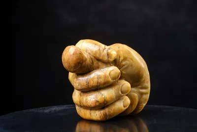 Скульптура из Кальцита \"Фига\"-Интернет-магазин изделий из натурального  камня \"Камнерезы Урала\"