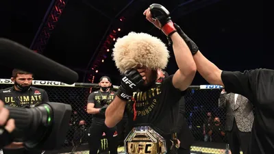 Хабиб Нурмагомедов сохранил титул чемпиона UFC - Ведомости