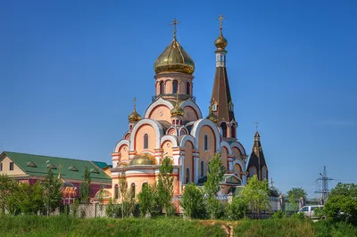 Храмы и церкви Батуми - Храм Святой Троицы