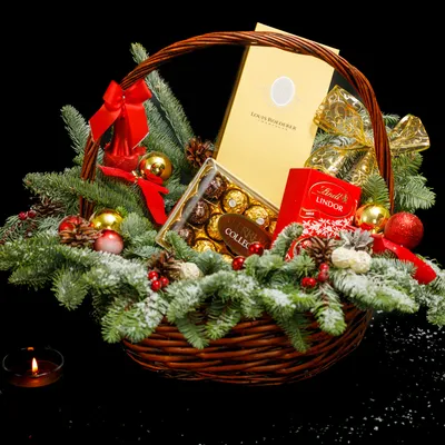 Подарочные корзины Willow Vine large Christmas Gift Basket (Подарочная  Корзина из Ивовой Лозы большая с рождественским декором), купить в магазине  в Москве - цена, отзывы