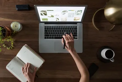 Free Images : laptop, desk, coffee, light, wood, technology, white, floor,  cup, black, mug, wooden table, indoors, shape, flooring, eye glasses, pot  plant 2938x1953 - - 912411 - Free stock photos - PxHere