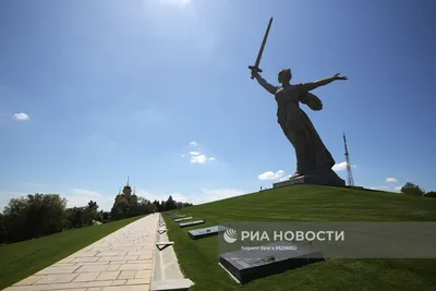 Родина-мать Волгоград. Высота, отели рядом, фото, 2024, видео, как  добраться — Туристер.Ру