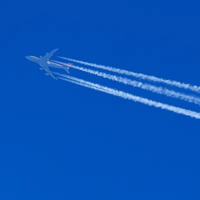 Рисунок самолет в небе - 58 фото
