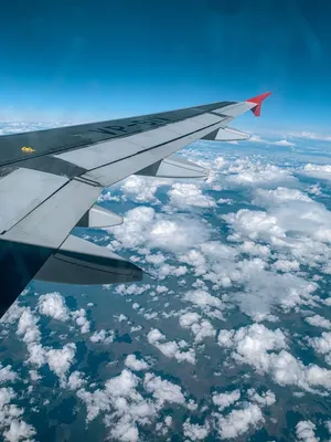 Картинка самолета в небе фотографии
