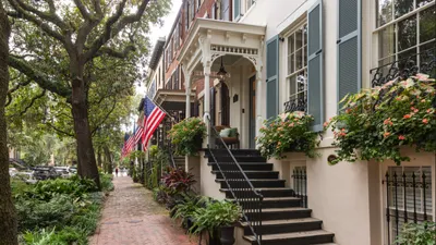 To Savannah, with Love: The Creepy, Cool, Romantic Magic of This Southern  City | goop