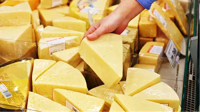 Сыр полутвердый Совье козий с трюфелем голова купить с доставкой на дом по  цене 3253.75 рублей в интернет-магазине