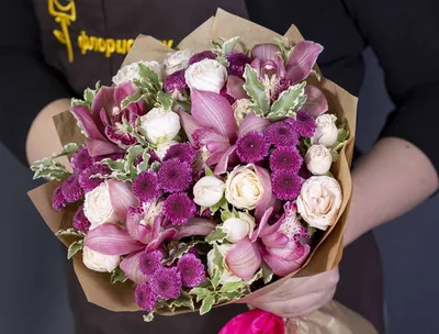 Какие цветы дарят женщинам на 8 Марта, как выбрать тон, сколько растений  должно быть в букете – Учительская газета