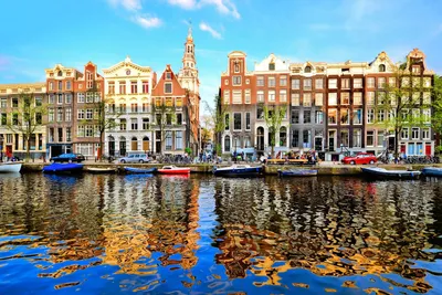 Traveling to Amsterdam: the city is telling some visitors to stay away