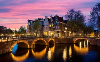 Amsterdam Travel Guide