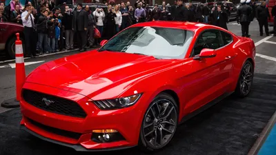 Новый Ford Mustang GT получил классическую «калифорнийскую» спецверсию -  читайте в разделе Новости в Журнале Авто.ру