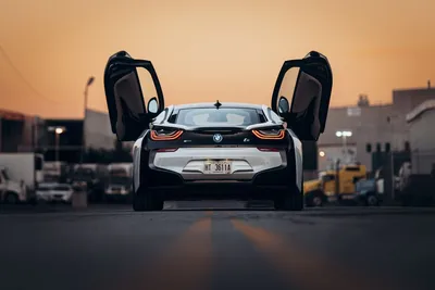 BMW / i8 | CARZY