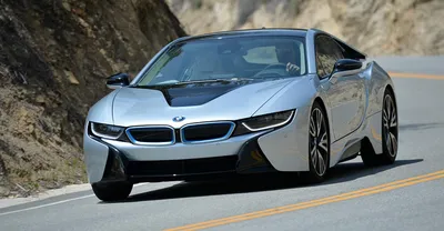 2019 BMW i8 Roadster First Drive: Cloth Roof, No Back Seat, More Money |  Review | Car and Driver