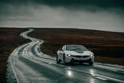 Legacy BMW i8 Coupe and BMW i8 Roadster