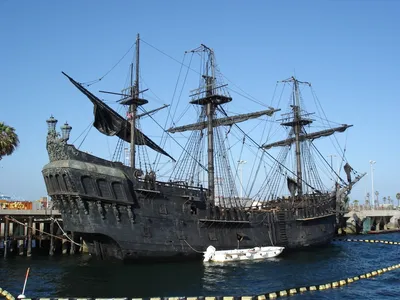 File:The Black Pearl, San Pedro Harbor.jpg - Wikimedia Commons