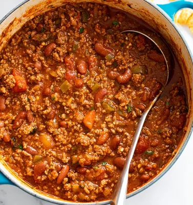 Easy Chili Recipe - The Cozy Cook