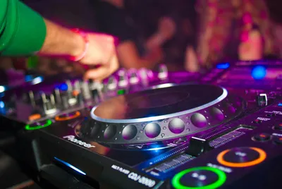 chatgpt: AI comes for the DJ: London partygoers rave to robot beats - The  Economic Times