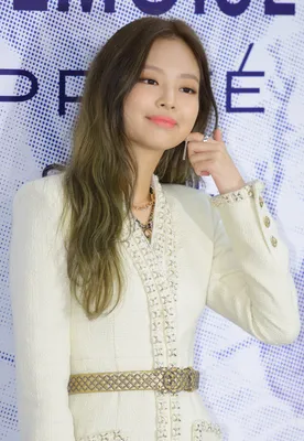 https://www.koreaboo.com/lists/22-pictures-blackpink-jennie-big-beautiful-eyes/