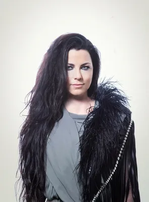 Evanescence's 'Fallen' Album Sold Over 10 Million Copies in U.S.