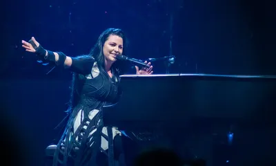 EVANESCENCE's AMY LEE Was Worried \"Bring Me To Life\" Would Mislead Fans In  2003