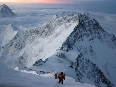 The Viral Photo of Mount Everest: The Untold Accounts of the People Who  Were There | GQ