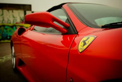 Three-year-old drives dad's Ferrari supercar around a race track - Drive