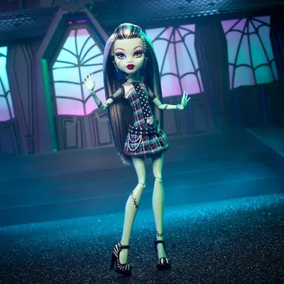 Кукла Монстер Хай Фрэнки Штейн репродукция Monster High Frankie Stein  Reproduction Mattel HGC31 по цене 6 990 грн в интернет-магазине MattelDolls