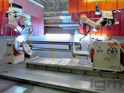 flexible manufacturing systems made by igm Robotersysteme AG