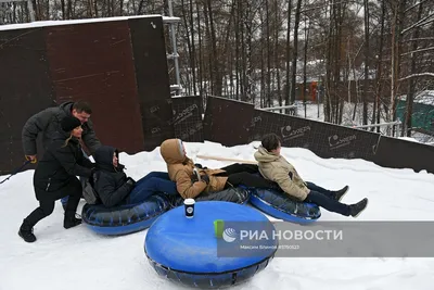 Катание с горки / PhotoXPress