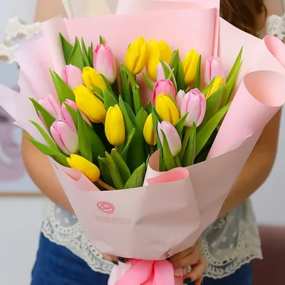 Желтые цветы на 8 марта - купить с доставкой 24/7 по Москве