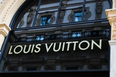 File:Louis Vuitton Icon.svg - Wikimedia Commons