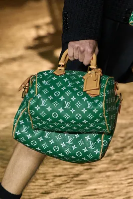 How to Spot Fake Louis Vuitton Bags From an Employee of 5 Years