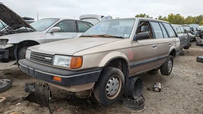 File:Mazda 323 1.6 GLX Liftback 1992 (12915654983).jpg - Wikimedia Commons