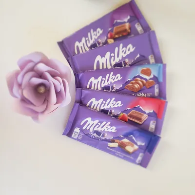 Vertical Closeup Large Display Chocolate Bars Different Varieties Milka  Brand – Stock Editorial Photo © wirestock_creators #595362910