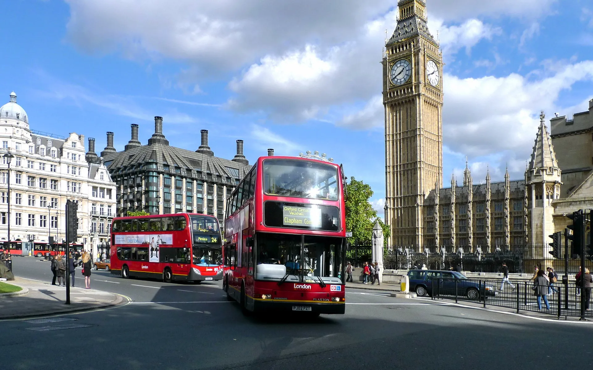 SHOPPING IN THE UK WITH TAXFREE4U - TaxFree4U SHOPPING IN THE UK WITH TAXFREE4U - TaxFree4U