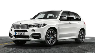 Обои на рабочий стол Автомобиль BMW X5M черный на фоне кирпичной стены  склада, обои для рабочего стола, скачать обои, обои бесплатно