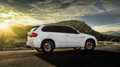 Обои на рабочий стол автомобили BMW X5 M50d - 2013