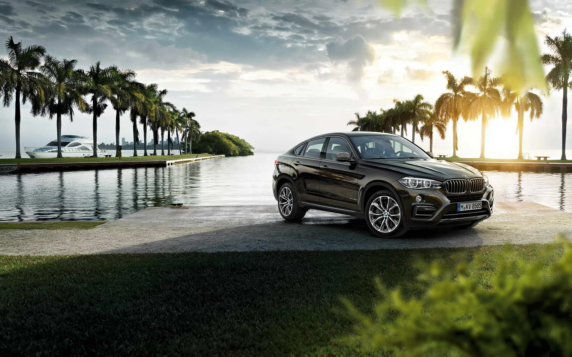 Обои на рабочий стол автомобили BMW X6 M50i - 2019 Обои на рабочий стол автомобили BMW X6 M50i - 2019