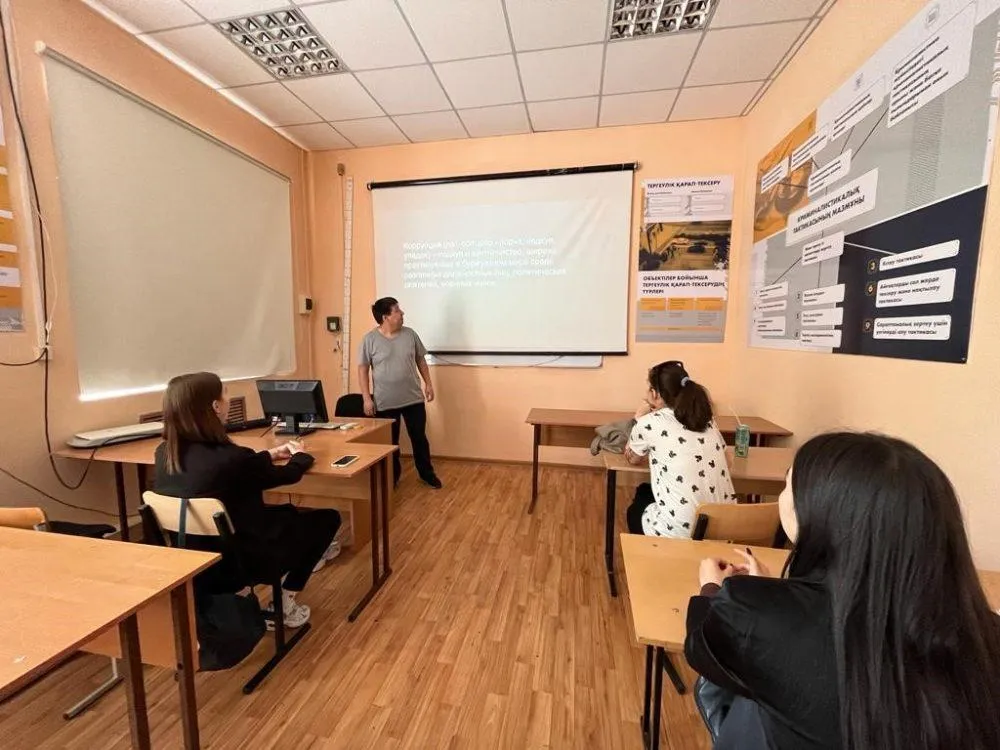 ФОТО) В Чадыр-Лунге молодежь обсуждала тему гражданского активизма ФОТО) В Чадыр-Лунге молодежь обсуждала тему гражданского активизма