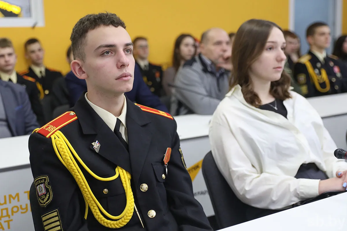 27 июня — районный праздник «Мы — молодёжь России!», посвящённый Дню молодёжи. — Зеленогорский парк культуры и отдыха 27 июня — районный праздник «Мы — молодёжь России!», посвящённый Дню молодёжи. — Зеленогорский парк культуры и отдыха